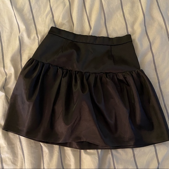 Zara black bell skirt silk material with ruffles - Picture 3 of 5